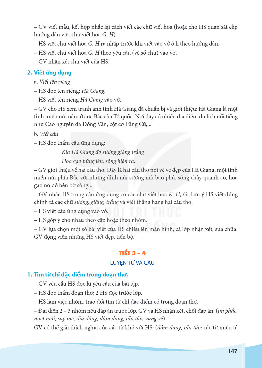GV viết mẫu, kết hợp nhắc lại cách viết các chữ viết hoa (hoặc cho HS quan sát clip hướng dẫn viết chữ viết hoa G, H). - HS viết chữ viết hoa G, H ra nháp trước